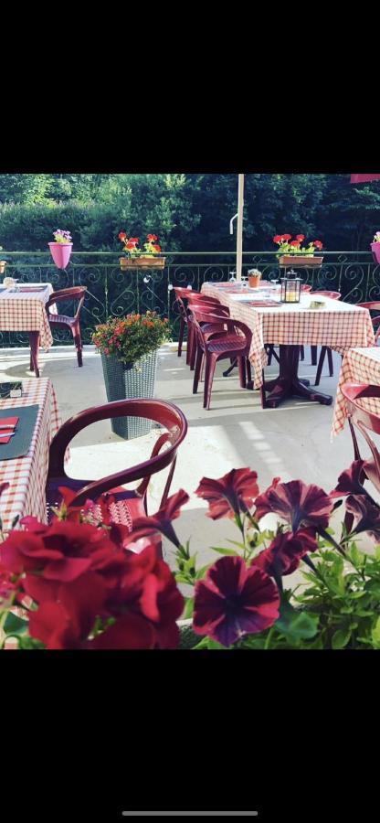 Hotel Restaurant La Renaissance Saint-Cirgues-en-Montagne Dış mekan fotoğraf