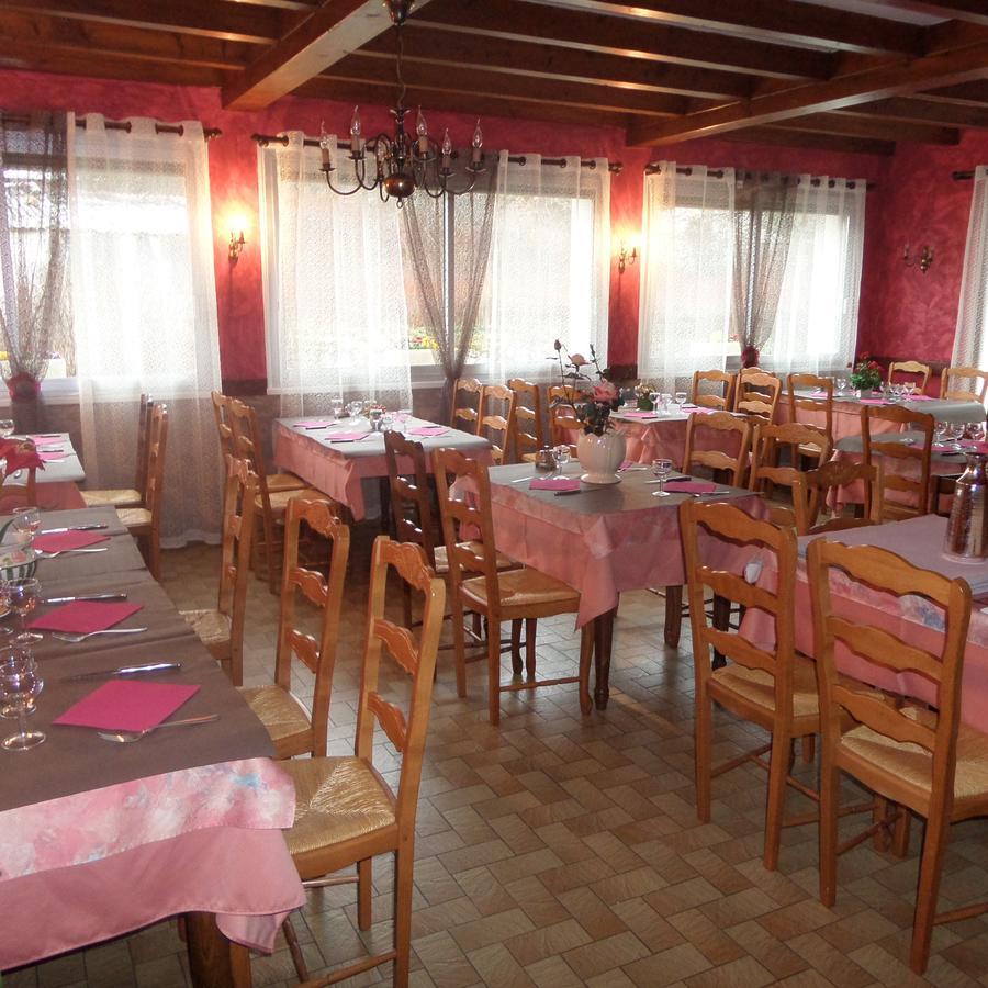 Hotel Restaurant La Renaissance Saint-Cirgues-en-Montagne Dış mekan fotoğraf
