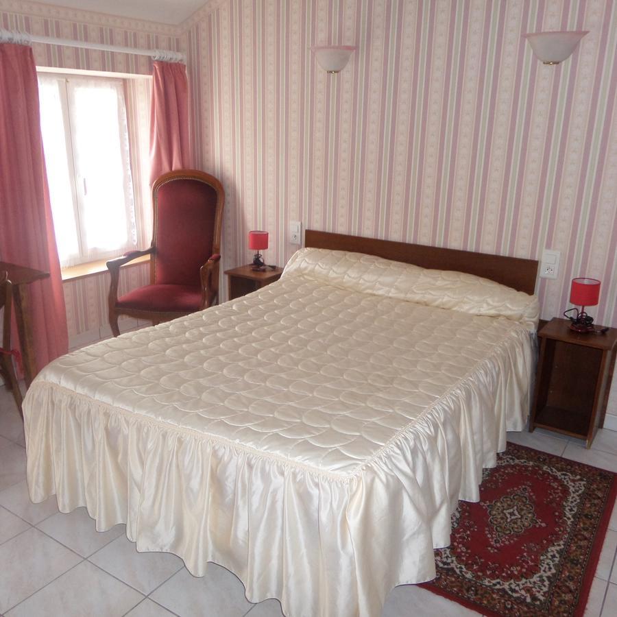 Hotel Restaurant La Renaissance Saint-Cirgues-en-Montagne Dış mekan fotoğraf